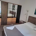 Taja Lejlighed *